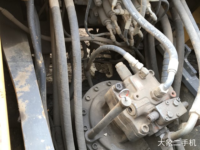 沃尔沃 EC240B 挖掘机