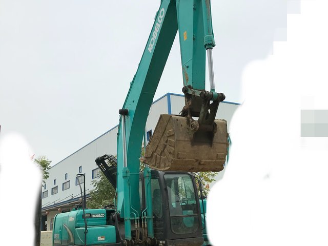 神钢 SK210LC-8 挖掘机