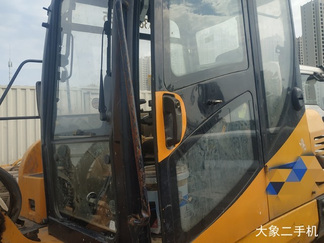 雷沃重工 FR65V8 挖掘机