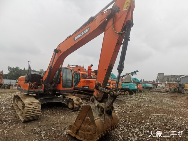 斗山 DH220LC-9E 挖掘机