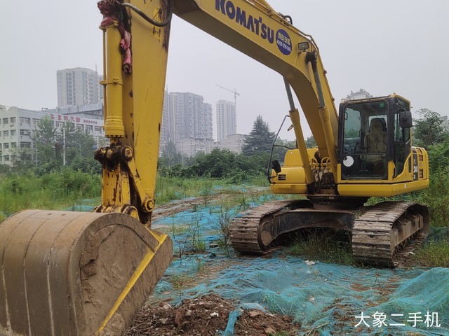 小松 PC220-8M0 挖掘机