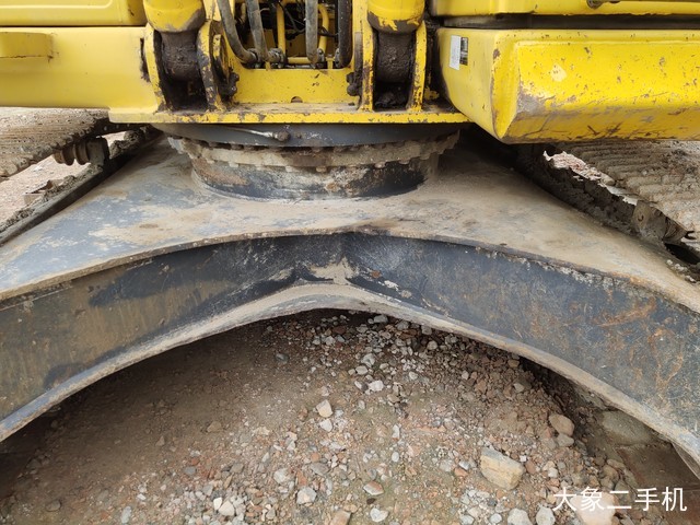 小松 PC240LC-8M0 挖掘机