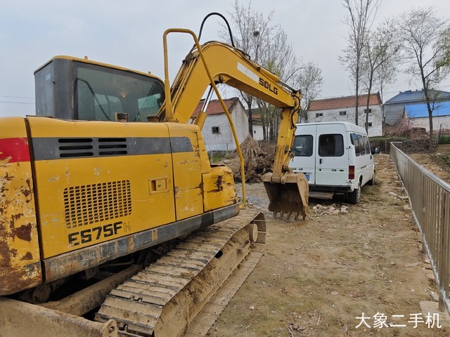 山东临工 E680F 挖掘机