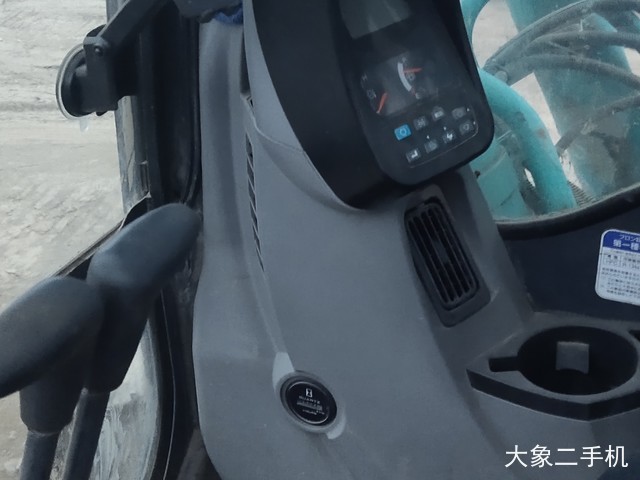 神钢 SK200-YN12 挖掘机
