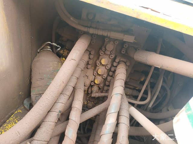 小松 PC240LC-8 挖掘机