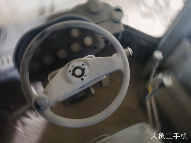 斗山 DL503 装载机