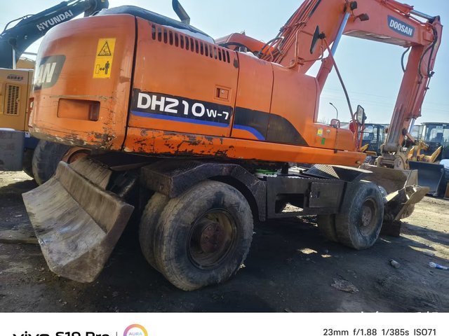 斗山 DH210W-7 挖掘机