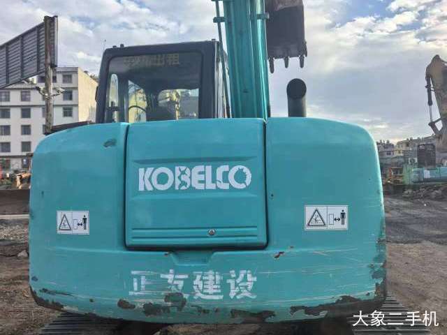 神钢 SK75-8 挖掘机