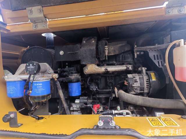 徐工 XE75G 挖掘机