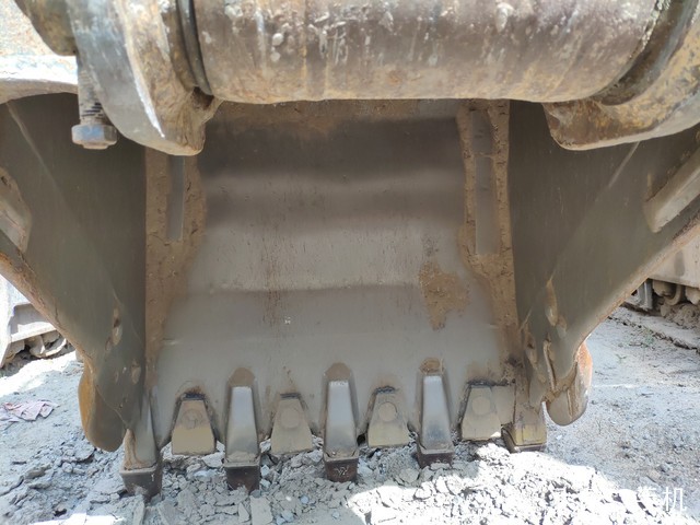 徐工 XE200D 挖掘机