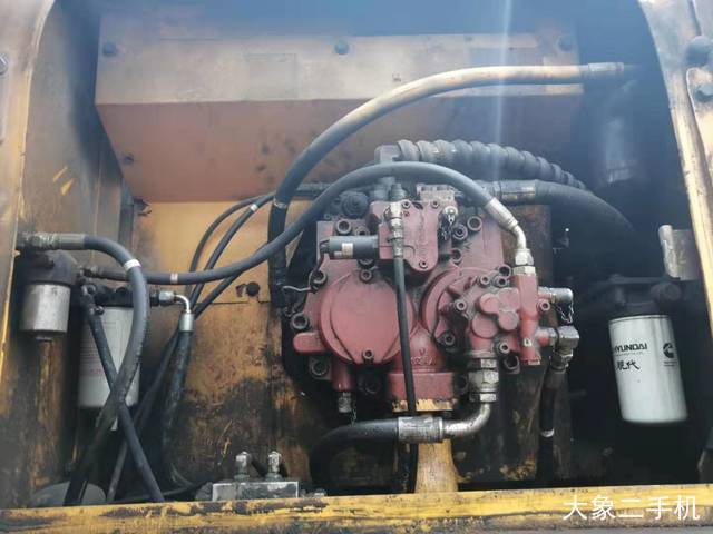 现代 R210W-7 挖掘机