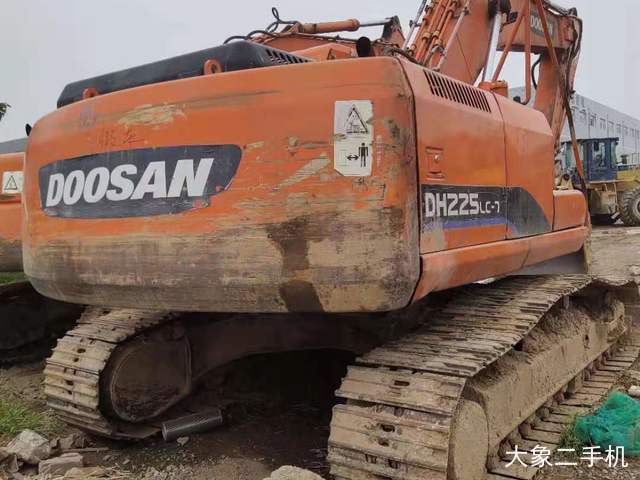 斗山 DH225LC-7 挖掘机
