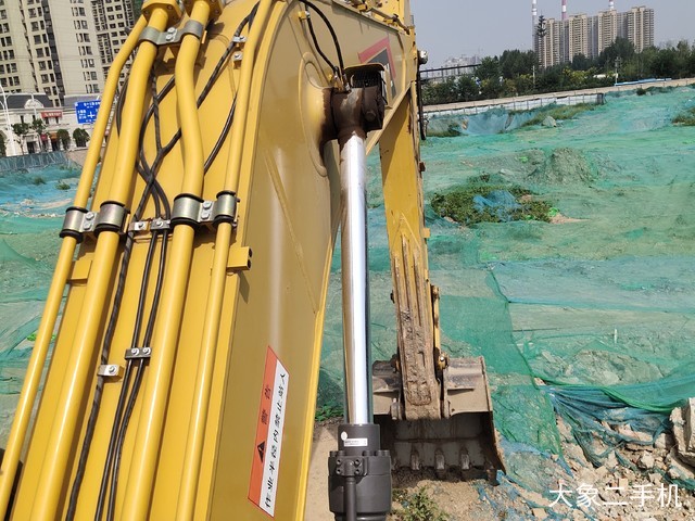 雷沃重工 FR220E 挖掘机