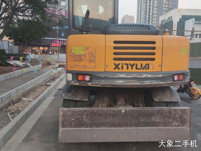 新源 XY75W-9 挖掘机