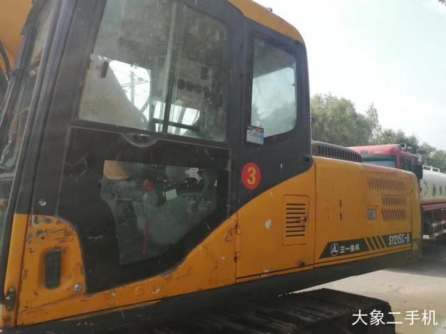 三一重工 SY215C 挖掘机
