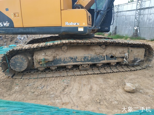 现代 R215LVS 挖掘机