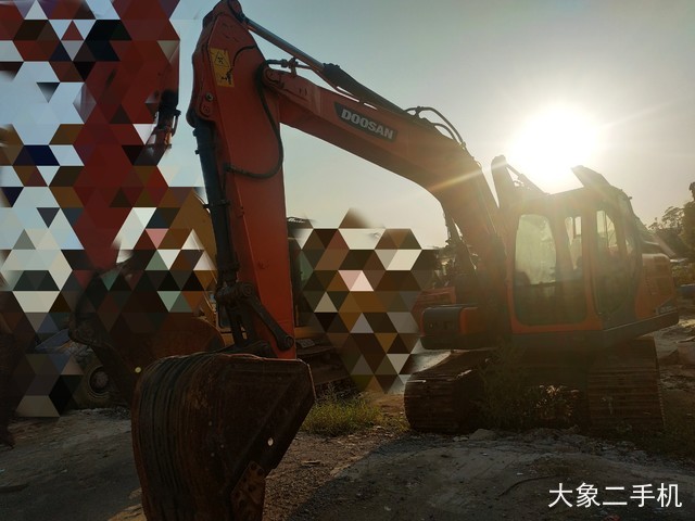 斗山 DX150LC-9C 挖掘机