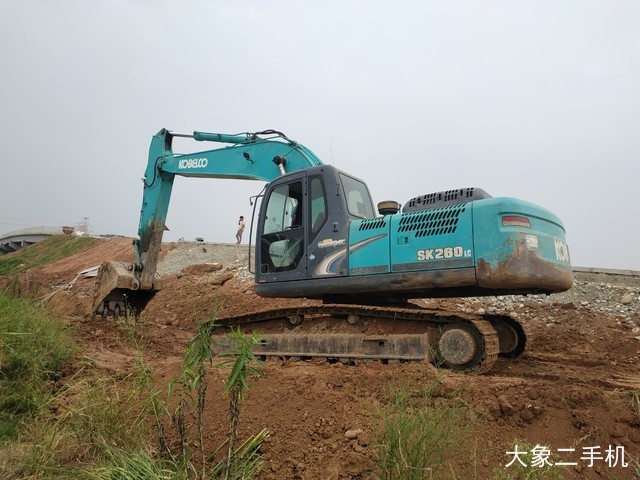 神钢 SK260LC-8 挖掘机