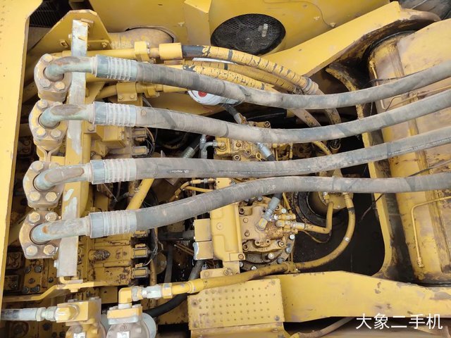 卡特彼勒 374DL 挖掘机