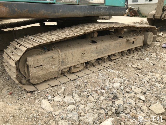 神钢 SK210LC-8 挖掘机