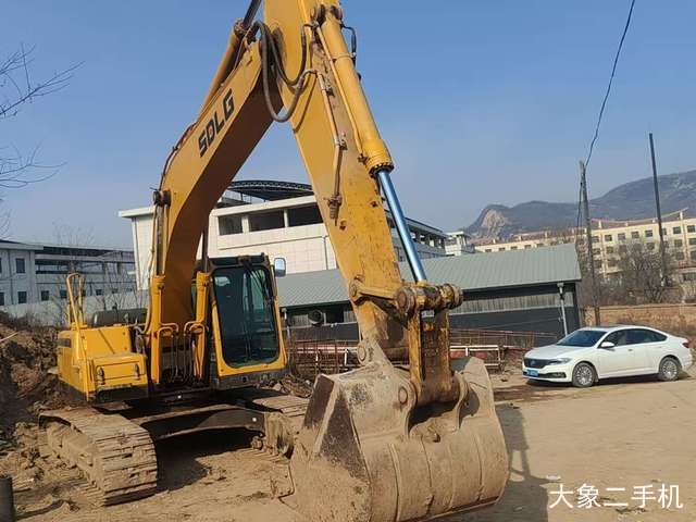 山东临工 E6225F 挖掘机