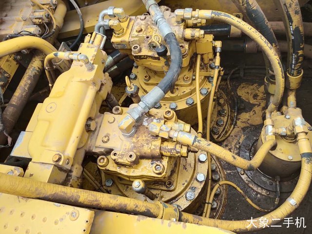 卡特彼勒 374DL 挖掘机