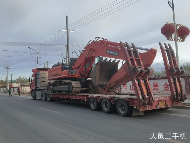 斗山 DX380LC 挖掘机