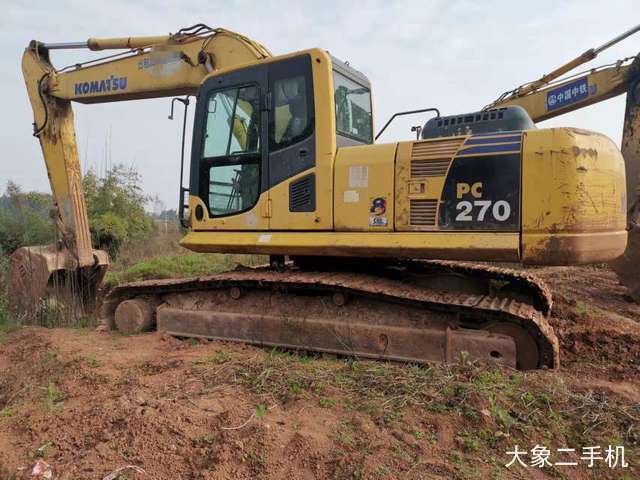 小松 PC240LC-8 挖掘机