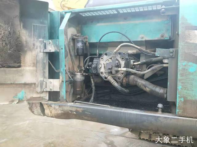 神钢 SK230 挖掘机