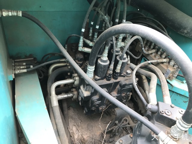 神钢 SK210LC-8 挖掘机