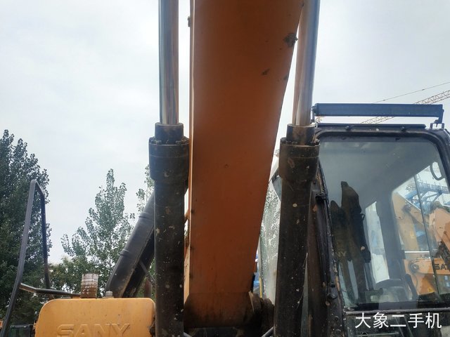 三一重工 SY215C-9 挖掘机