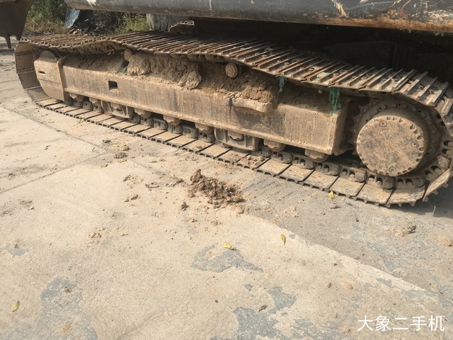 徐工 XE265C 挖掘机