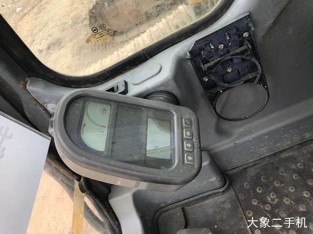 沃尔沃 EC240B 挖掘机