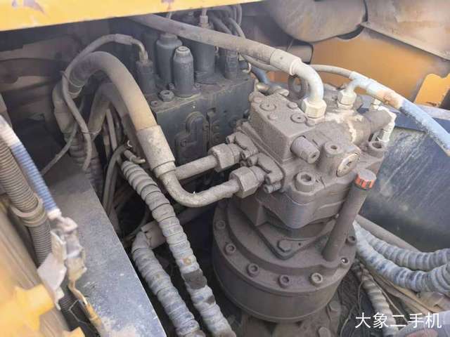 徐工 XE270DK 挖掘机