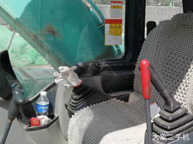 神钢 SK260 挖掘机