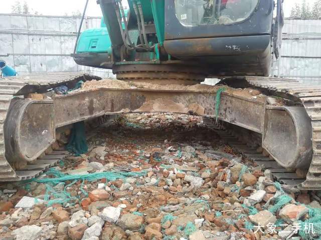 神钢 SK250-8 挖掘机