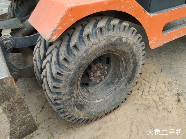 新源 XY75W-8 挖掘机