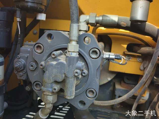 徐工 XE200DA 挖掘机