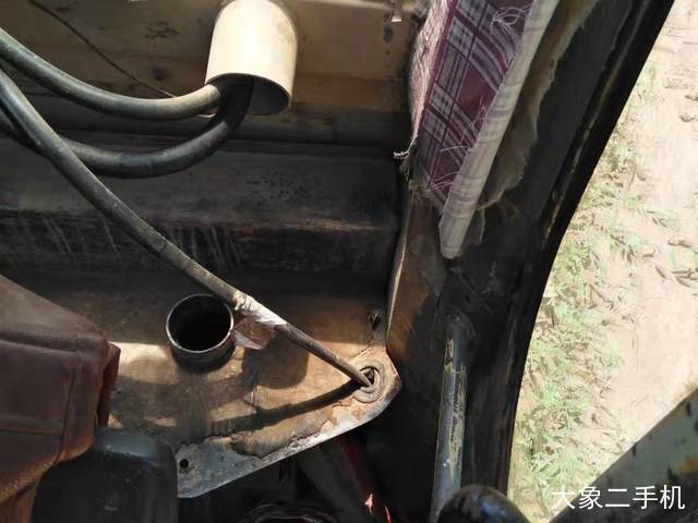 卡特彼勒 320B 挖掘机