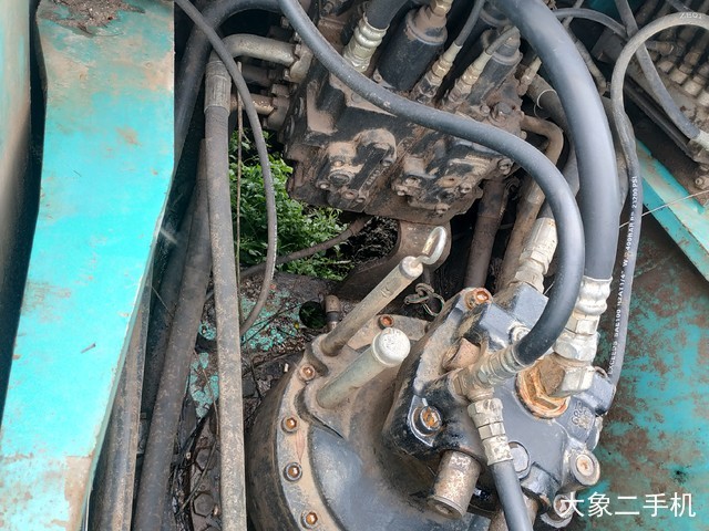 神钢 SK250-8 挖掘机