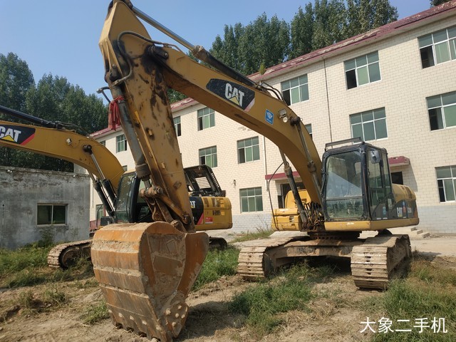 卡特彼勒 323DL 挖掘机