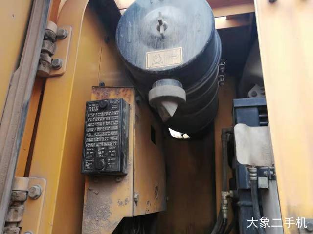 现代 R210W-7 挖掘机