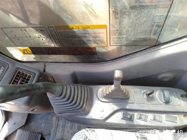 小松 PC240LC-8 挖掘机