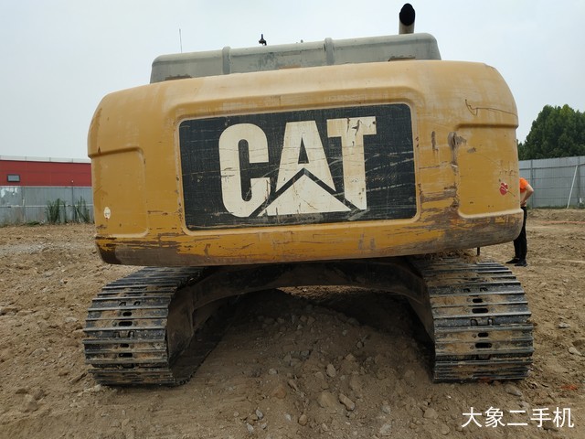 卡特彼勒 323DL 挖掘机