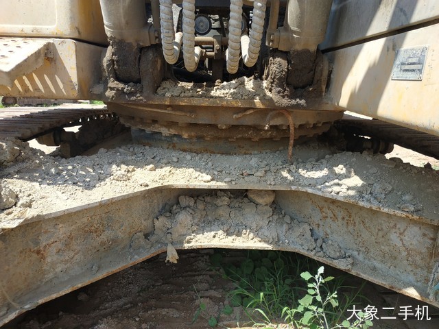 徐工 XE215C 挖掘机