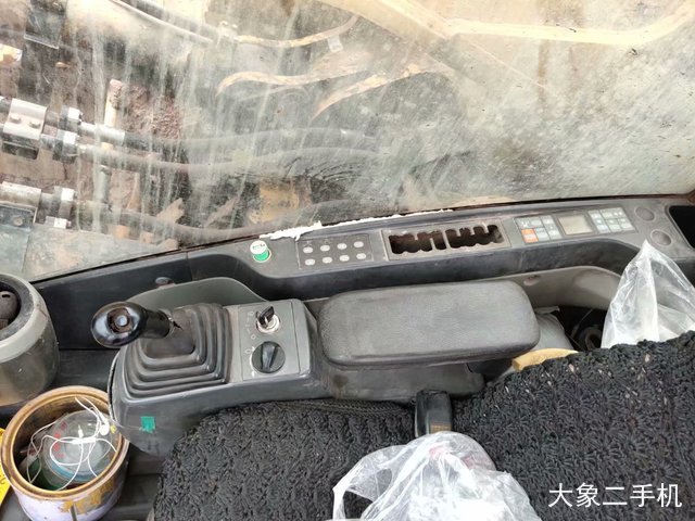 卡特彼勒 374DL 挖掘机