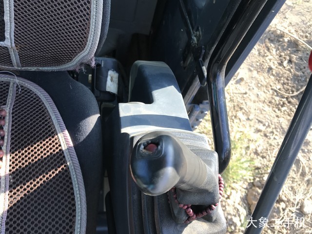 神钢 SK75-8 挖掘机