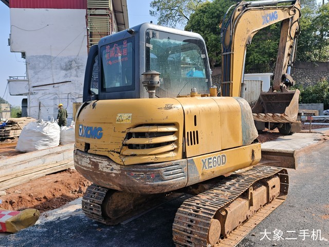 徐工 XE60D 挖掘机