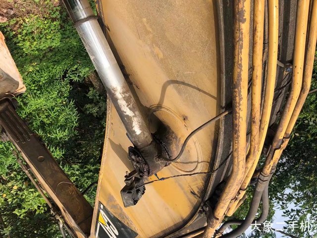 卡特彼勒 320B 挖掘机