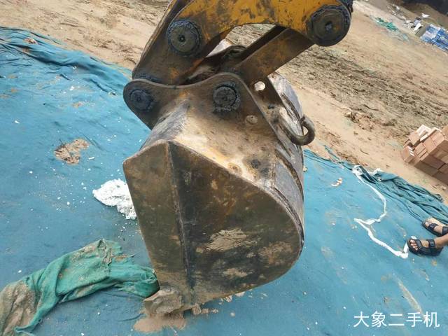 雷沃重工 FR65 挖掘机